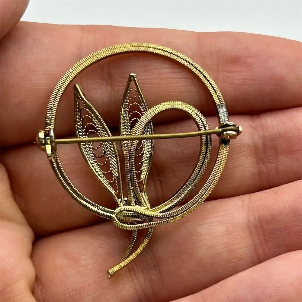 Vintage Gold Tone Filigree Leaves Small Brooch with Genuine Pearl Classic Dainty